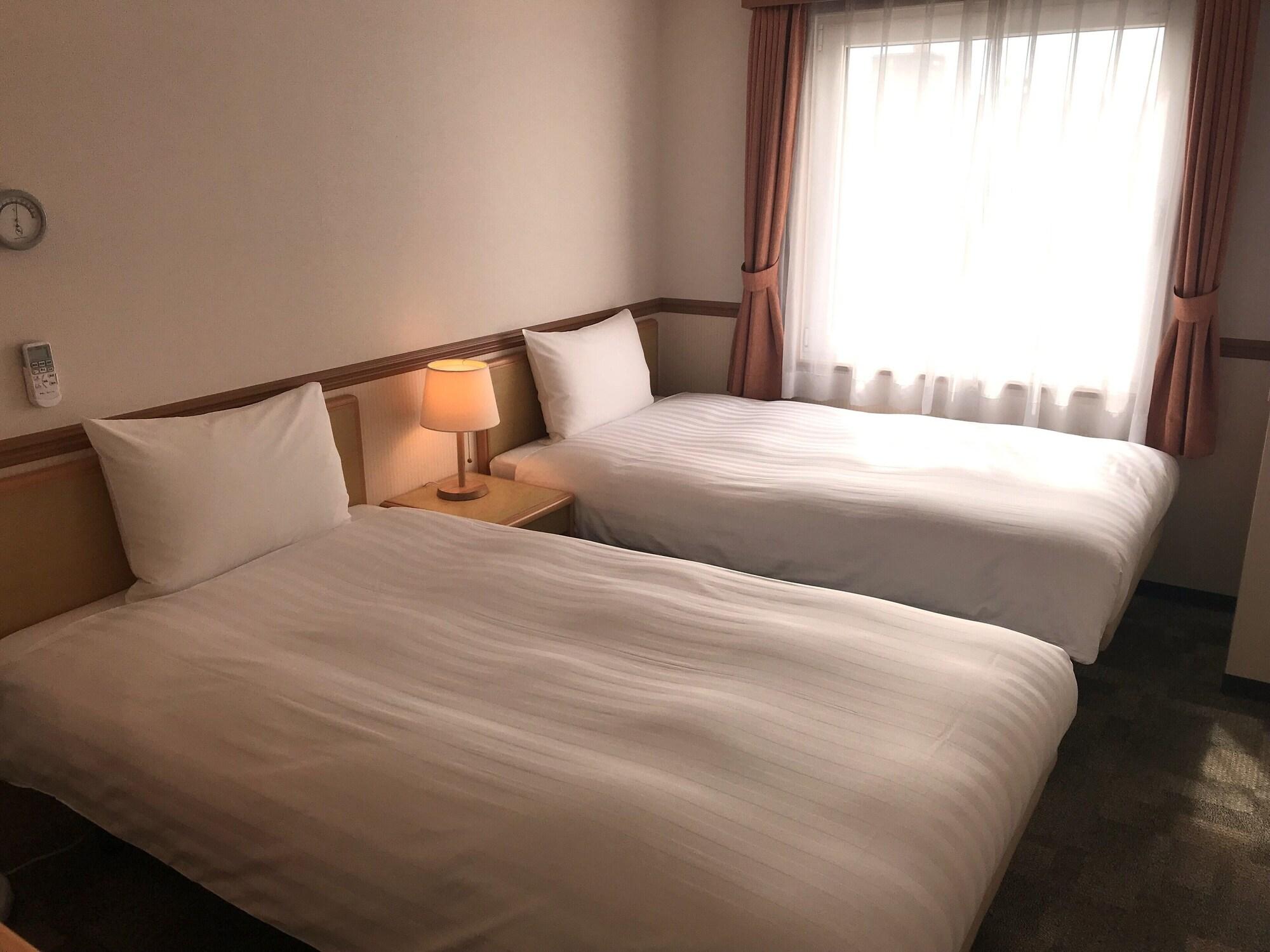 Toyoko Inn Hiroshima Heiwa-Odori Bagian luar foto