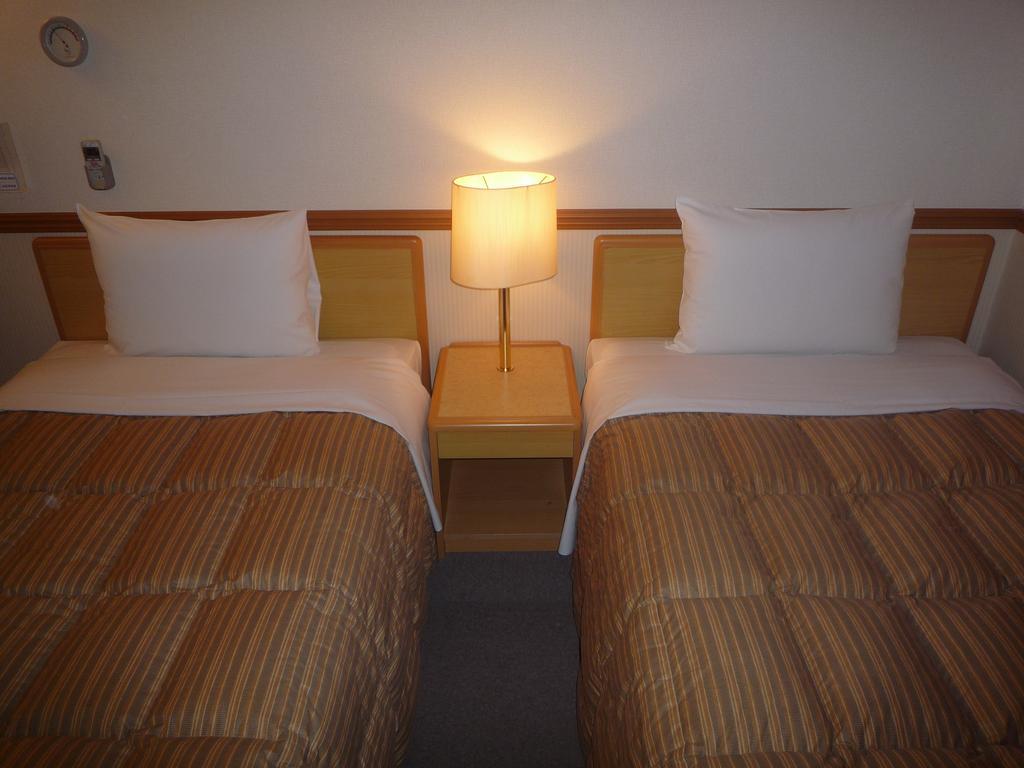 Toyoko Inn Hiroshima Heiwa-Odori Bagian luar foto