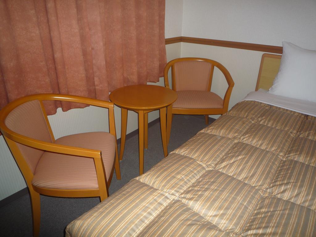 Toyoko Inn Hiroshima Heiwa-Odori Bagian luar foto